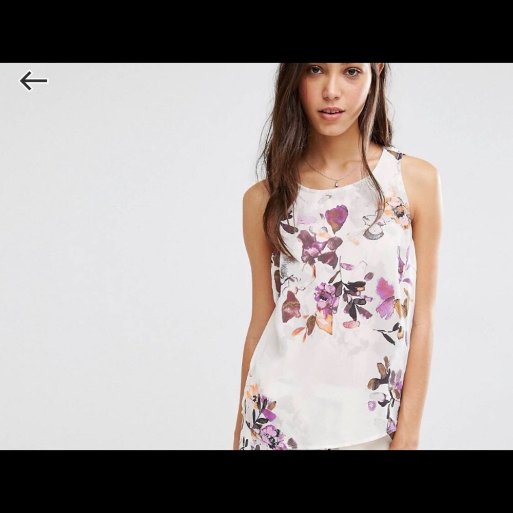 Sleeveless top with cross straps